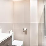 Spacious & Bright 2 Bed In Apartmán