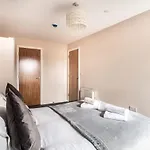 Spacious & Bright 2 Bed In Apartmán