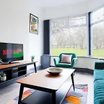 3-bed House In Near Old Trafford Manchester
