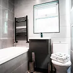 3-bed House In Near Old Trafford * Manchester