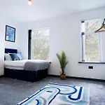 3-bed House In Near Old Trafford Manchester