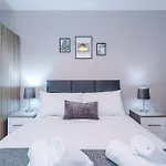 Hilltop Serviced Apartments- Northern Quarter Apartment Manchester