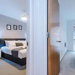 Hilltop Serviced Apartments- Northern Quarter Apartment