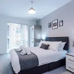 Hilltop Serviced Apartments- Northern Quarter Apartment Manchester