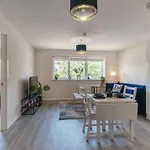 Apartment Lovely 1 Bed - Sleeps 3