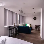 Apartment Zeni, Alexandra Rise Fab