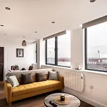 Stayzeni, Alexandra Rise Super 1 Bed