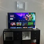 Charming 2-bedroom In *