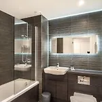 Spacious 2 Bed In Central *