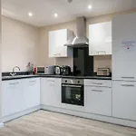 1bed Apartment, Free Parking For Two, Long Term Discounts * Manchester