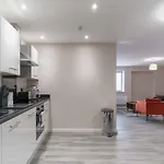 Bright 2 Bed - Sleeps 4 *
