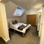Lovely 5br In Manchester. Close To The Apartment Manchester