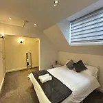 Apartment Lovely 5br In Manchester. Close To The *