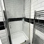 Lovely 5br In Manchester. Close To The