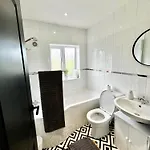 Feriehus Convenient House By Ankers Contractors With Free Parking *