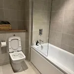 Penthouse Height Flat, View Balcony, Quiet, Free Wifi, Gym & Minimalistic Apartmán *