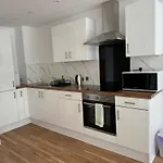 Apartmán Penthouse Height Flat, View Balcony, Quiet, Free Wifi, Gym & Minimalistic