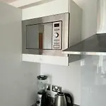 1b-steps To Uni&stadium- Wi-fi Netflix Breakfast Manchester