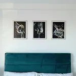 1b-steps To Uni&stadium- Wi-fi Netflix Breakfast Apartmán