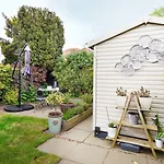 Tatil Evi Pass The Keys Picture Perfect Haven In Didsbury Village - Free Parking & Ev Station Manchester