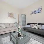 Modern 4br In M11, Close To Etihad Stadium Sleeps 11 マンチェスター