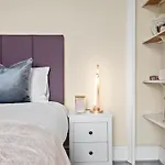 Modern 4br In M11, Close To Etihad Stadium Sleeps 11 別荘