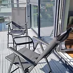 アパート Penthouse Height Flat, View Balcony, Quiet, Free Wifi, Gym & Minimalistic *