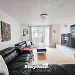 Large 6br House Free Parking & Wifi