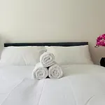 Modern, Stylish And Central *