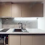 Canvas Apartment *