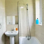 Kozyguru Spacious 3 Bedroom 8ppl Hse 50% Off Long