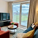 Beautiful Waterside Near Old Trafford Apartment