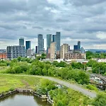 Beautiful Waterside Near Old Trafford * Manchester