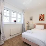 Guestready - A Haven By The River Manchester