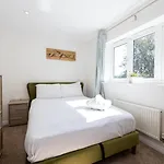 Guestready - A Haven By The River Manchester