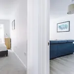 Hilltop Serviced Apartments- Northern Quarter Apartment
