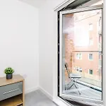 Hilltop Serviced Apartments- Northern Quarter Apartment Manchester