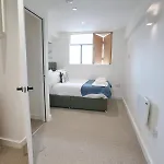 Apartmán Trafford Duplex With Shop At Base - Pass The Keys *