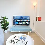 Trafford Duplex With Shop At Base - Pass The Keys