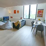 Apartmán Trafford Duplex With Shop At Base - Pass The Keys