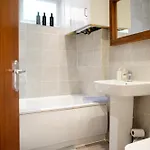 Autumn Breeze - 2Br - Sofa Bed - Wifi - - Central - Didsbury * Manchester