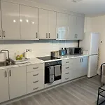 Daire Spacious 2 Double Bedroom Near Centre, Salford *