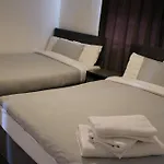 Cosy 2 Bed With Parking Near Piccadilly, Etihad Stadium And Coop Live Sleeps Up To 5