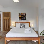 Hébergement de vacances Stylish Family In Old Trafford, - Pass The Keys Manchester