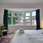 Stylish Family In Old Trafford, - Pass The Keys *