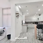 Cowesby Co-living - Private Self-cater Tatil Evi