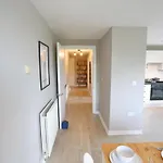 Sunny Apartment - 8 Mins Drive To Coop Arena - Pass The Keys マンチェスター