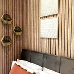 Deluxe In 20 Percent Off For Drake Concert Attendees!