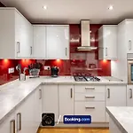 Apartmán Cosy 3-bed House L Garden L Free Parking L Stretford L Sleeps 7 L Book Today With The Cosy Corner Nationwide