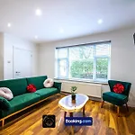 Apartmán Cosy 3-bed House L Garden L Free Parking L Stretford L Sleeps 7 L Book Today With The Cosy Corner Nationwide Manchester